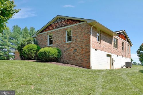 2204 Brook Creek Rd, Toms Brook VA  22660-2544 exterior