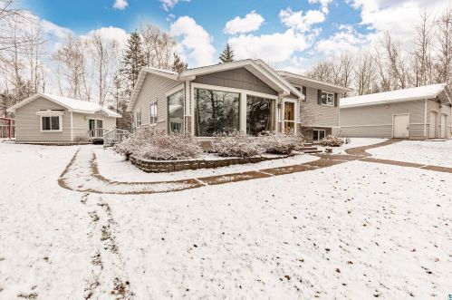 3738 Sandberg Rd, Duluth, MN 55810-9512