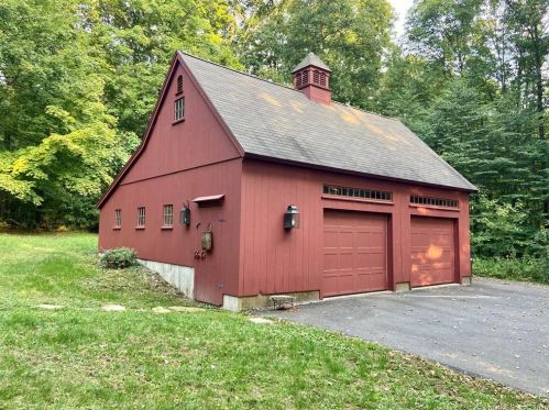 55 Shoddy Mill Rd, Manchester, CT 06043-7817