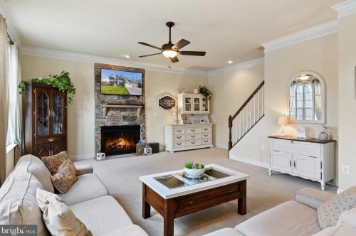 15 Lackawanna Ln, Falling Waters WV  25419-9402 exterior