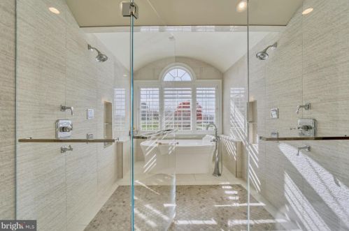 40280 Spectacular Bid Pl, Leesburg VA  20176-7173 exterior