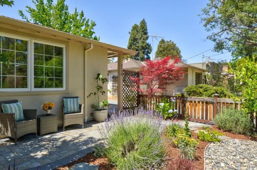 2110 Hanover St, Palo Alto CA  94306-1244 exterior