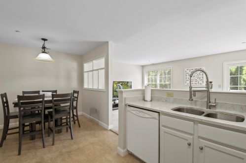 90 Prescott St, Nashua NH 03064-2546 exterior