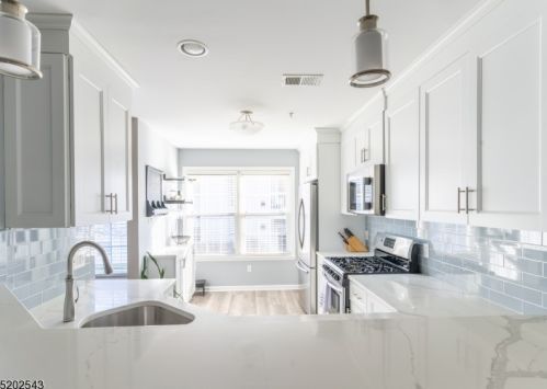 28 Homestead Ln, Lincoln Park NJ  07035-2033 exterior