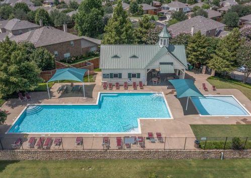 4020 Lone Star Ln, Denton TX  76210-3499 exterior