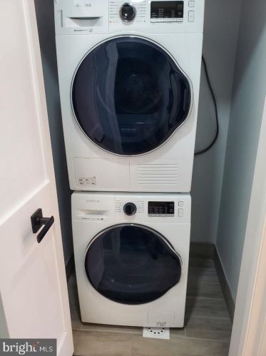 2709 Capitol St, Washington DC  20002-1016 exterior