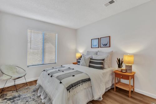 434 Brentwood Dr, Benicia CA  94510-1437 exterior