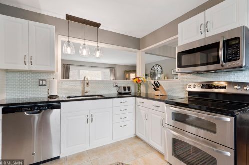 8405 Julianne Ter, Minneapolis, MN 55427-3855