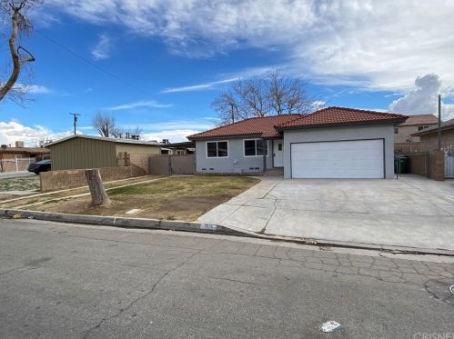 614 Avenue, Lancaster, CA