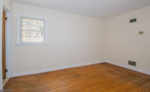 668 Long Hill Rd, Little Falls NJ  07424-2047 exterior