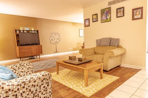 10641 Manor Dr, Dyer IN  46373-9119 exterior