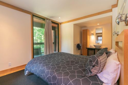 3066 Silver Strike, Truckee CA  96161-4208 exterior