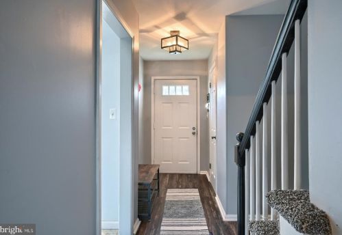 3 Fairfax Vlg, Harrisburg PA  17112-9557 exterior