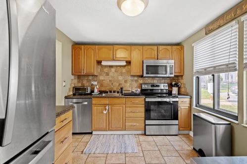 345 Ridge Point Cir, Bridgeville, PA 15017-1555