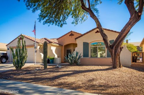 9450 Stonebrook Dr, Tucson, AZ 85743-5485