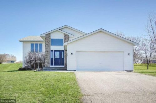 138 Alva St, Minnetrista, MN 55387