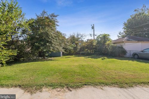 555 Greenwich Ave, West Deptford NJ  08066-1166 exterior