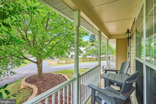 822 Kenneth Pl, Leesburg, VA 20175-8984