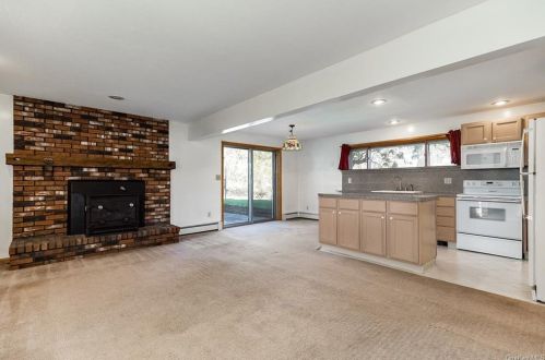 33 Gail Ln, Poughquag NY  12570-5034 exterior