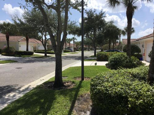 7841 Nile River Rd, West Palm Beach, FL 33411-5773