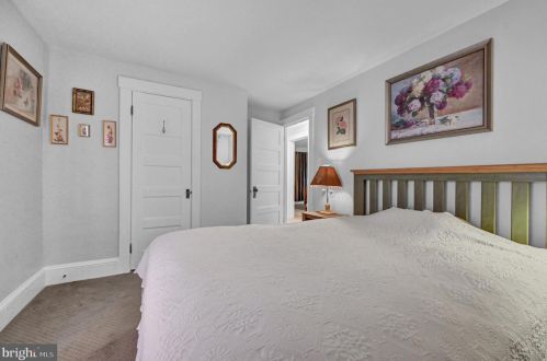 987 Baltimore St, Hanover PA  17331-4413 exterior