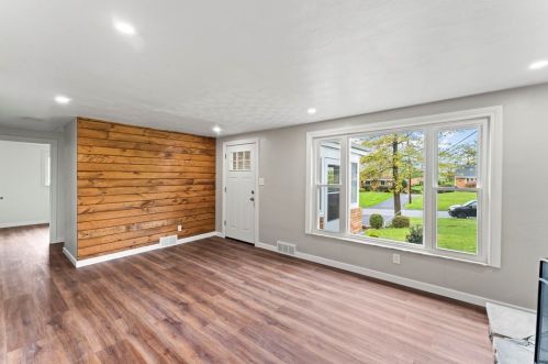 132 Firwood Dr, Bridgeville PA  15017-1204 exterior