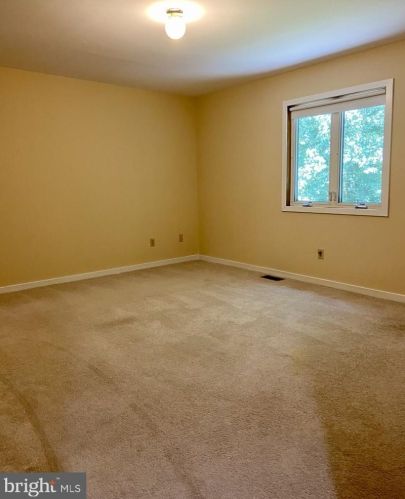 176 Fairhill Dr, Wilmington DE  19808-4309 exterior