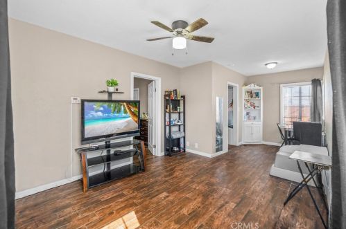4213 Pepperwood Ave, Long Beach CA  90808-1072 exterior