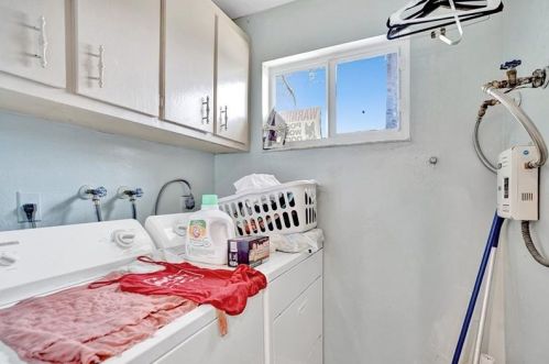 2419 37th Ave, Hollywood FL  33021-3652 exterior