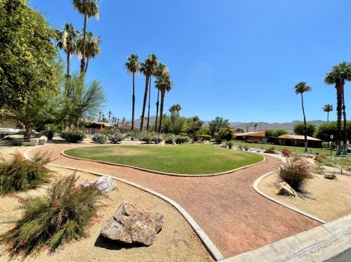 16 La Cerra Cir, Rancho Mirage CA  92270-3808 exterior