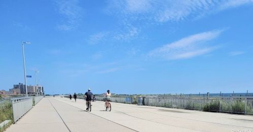 326 Beach 46th St, Far Rockaway NY  11691-1114 exterior