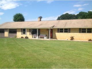 107 Regency Dr, Goodview, VA 24095-2223