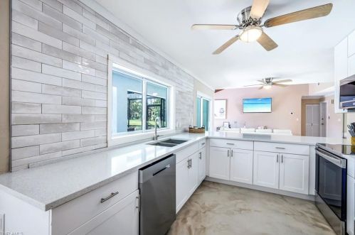 2266 Kings Lake Blvd, Naples FL  34112-5321 exterior