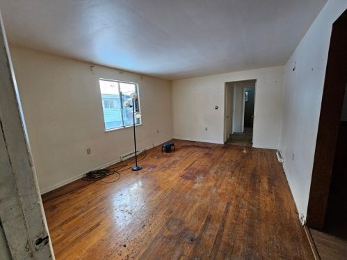 1937 Woodmont Ave, New Kensington, PA 15068-4120