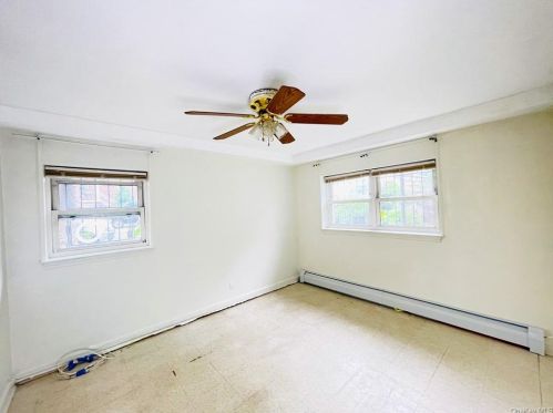 2789 Hone Ave, Bronx NY  10469-3807 exterior