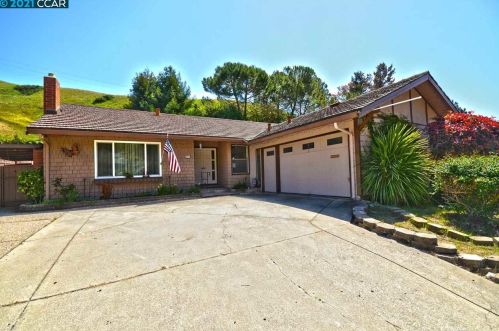 2838 Doidge Ave, Pinole, CA 94564-1017