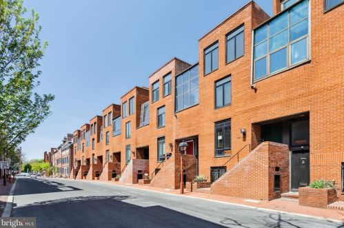 103 Lombard St, Philadelphia PA  19147-1601 exterior