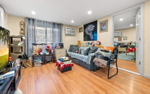 475 Preakness Ave, Paterson NJ  07502-2132 exterior