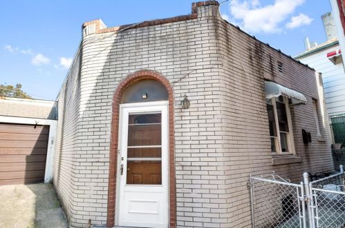 3185 Tremont Ave, Bronx, NY 10461-5718