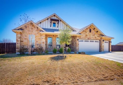 201 Bell Meadows Dr, Monadale, TX 78634-3078
