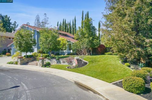 4295 Chloe Dr, Concord, CA 94518-1861