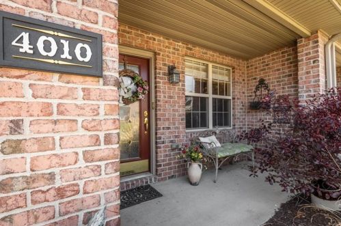 4010 Christie Ln, Lawrence, PA 15055-1044