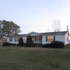 3104 Robertson Rd, Lawrenceburg, TN 38464-7733