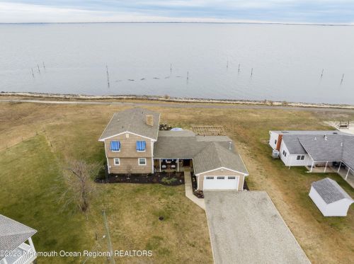 1600 Bch Blvd, Lacey NJ  08731-5031 exterior