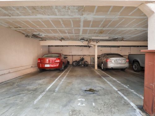 5400 Newcastle Ave, Van Nuys CA 91316-2013 exterior