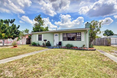 632 Cherry Rd, West Palm Beach, FL 33409-6116