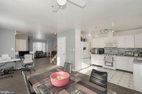 1121 Varney St, Washington, DC 20032-4381