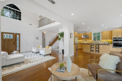 2990 Frye St, Oakland CA  94602-3545 exterior