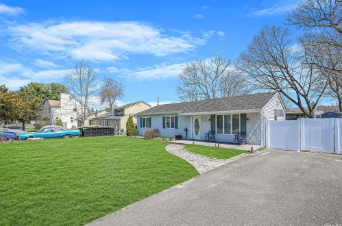151 Smithtown Polk Blvd, South Setauket, NY 11720-3204