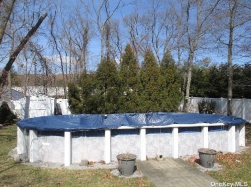 69 Mowbray St, Canaan Lake NY  11772-2113 exterior